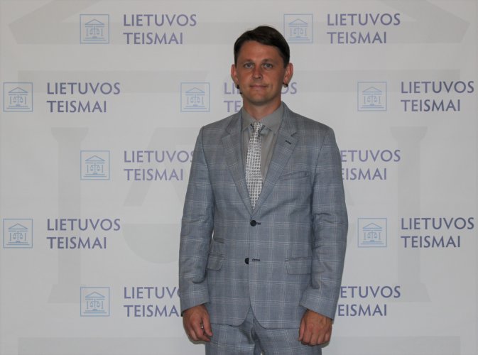 Vilniaus apygardos teisme darbą pradėjo teisėjas Darius Pranka